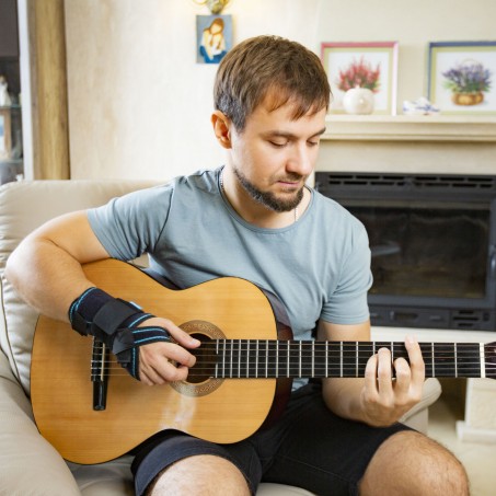 Фото Ортез на променевозап'ястний суглоб із металевою шиною Алком р.1 чорний лівий